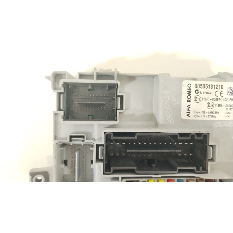 Recambio de caja reles / fusibles para alfa romeo mito (955_) 1.3 multijet (955axp1a, 955ayc1a) referencia OEM IAM 00505181210  