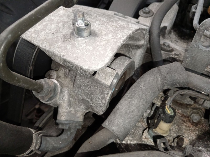 Recambio de bomba direccion para chevrolet captiva 2.0 vcdi lt referencia OEM IAM 25980806  