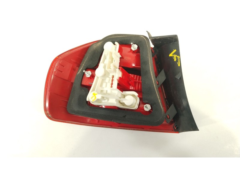 Recambio de piloto trasero derecho para bmw serie 3 berlina (e90) 320d referencia OEM IAM 6937458  63216937458