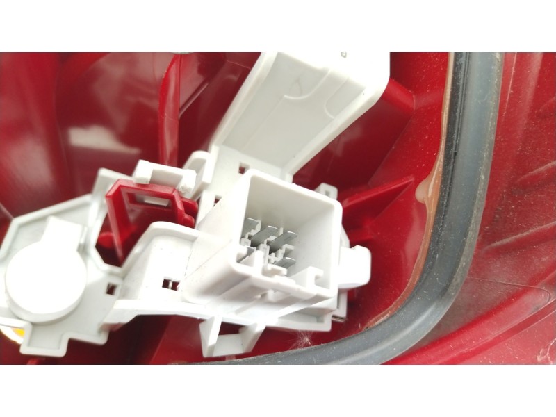 Recambio de piloto trasero izquierdo para ford fiesta (cb1) ambiente referencia OEM IAM 8A6113405A  1709553