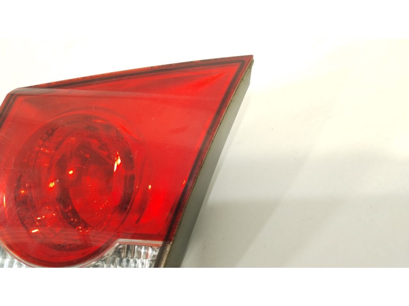 Recambio de piloto trasero derecho en porton para chevrolet cruze lt referencia OEM IAM   