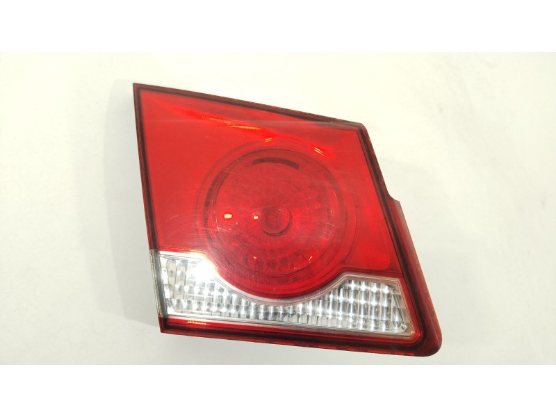 Recambio de piloto trasero izquierdo en porton para chevrolet cruze lt referencia OEM IAM 95971550  