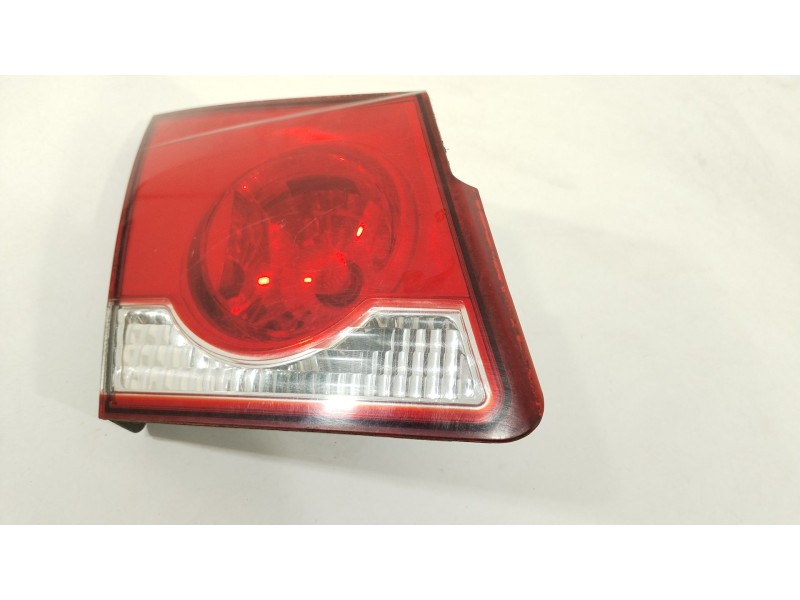 Recambio de piloto trasero izquierdo en porton para chevrolet cruze lt referencia OEM IAM 95971550  