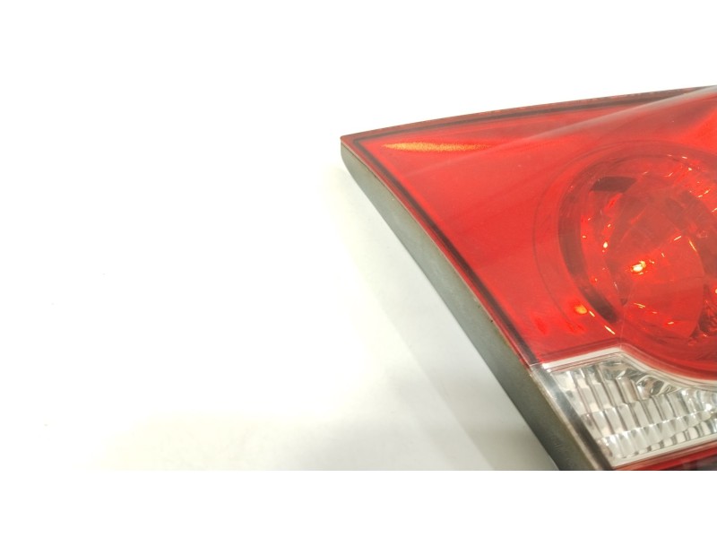 Recambio de piloto trasero izquierdo en porton para chevrolet cruze lt referencia OEM IAM 95971550  