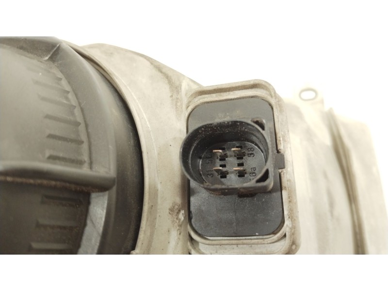 Recambio de faro derecho para volkswagen vento (1h2) 1.9 d referencia OEM IAM 13905400R  13472800