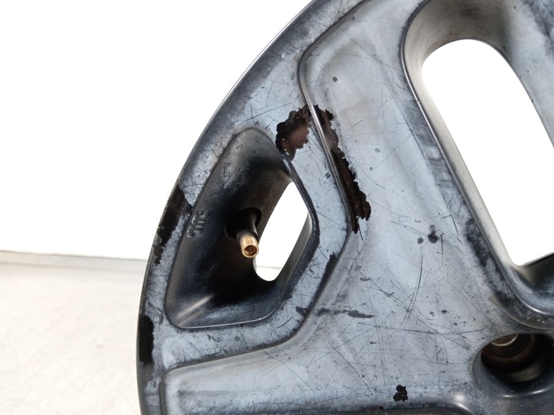 Recambio de llanta para jeep renegade deserthawk 4wd referencia OEM IAM 735577526  