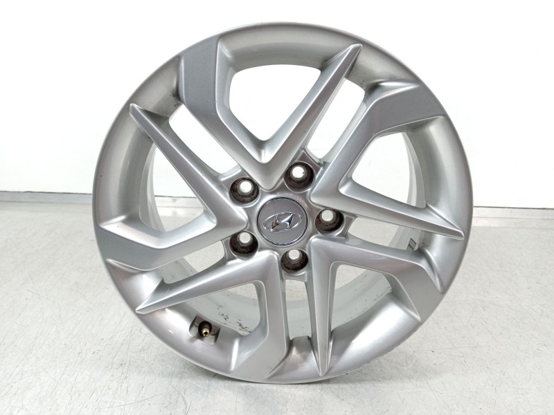 Recambio de llanta para hyundai tucson essence bluedrive 2wd referencia OEM IAM 52910D7110  