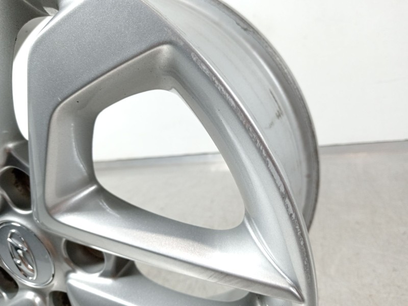 Recambio de llanta para hyundai tucson essence bluedrive 2wd referencia OEM IAM 52910D7110  