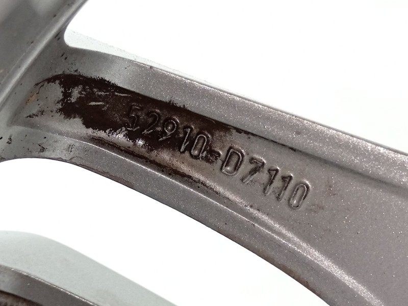 Recambio de llanta para hyundai tucson essence bluedrive 2wd referencia OEM IAM 52910D7110  