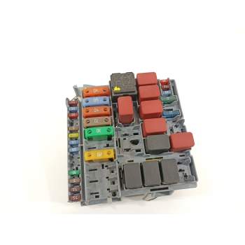 CAJA RELES / FUSIBLES 51905216 