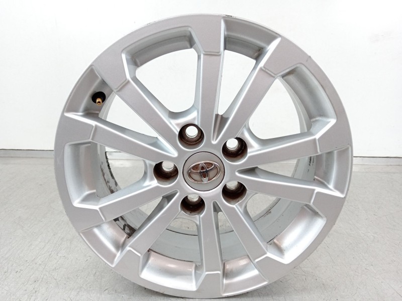 Recambio de llanta para toyota auris hybrid active referencia OEM IAM HL45182  