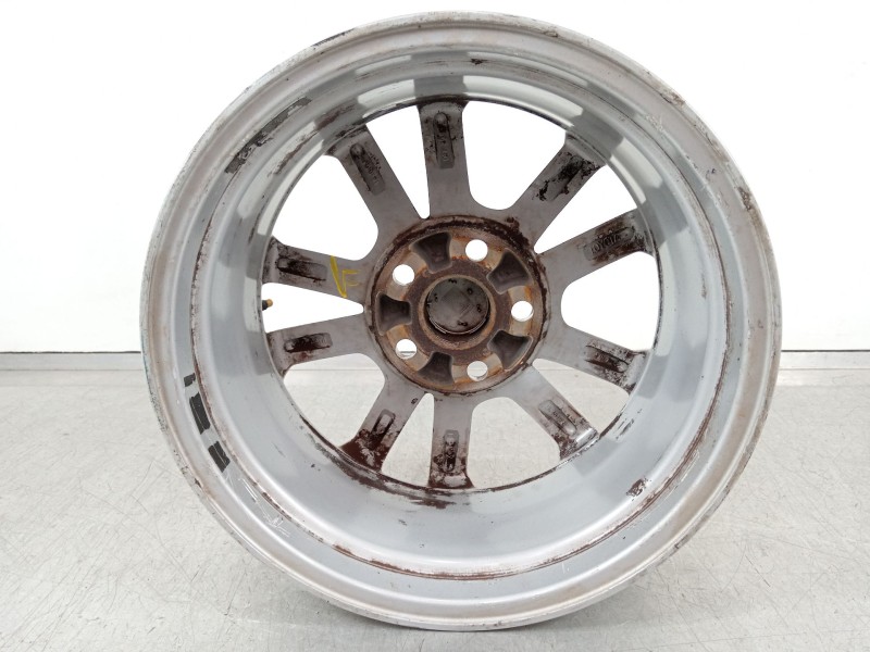 Recambio de llanta para toyota auris hybrid active referencia OEM IAM HL45182  