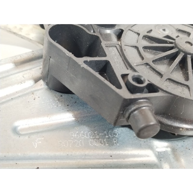 Recambio de elevalunas delantero derecho para renault megane iii berlina 5 p emotion referencia OEM IAM 807200001R 965368200 807