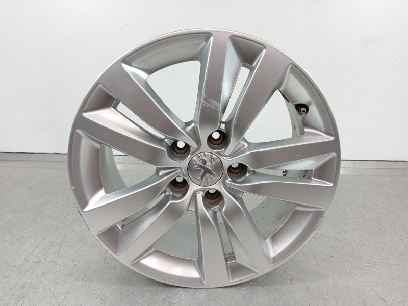 Recambio de llanta para peugeot 308 access referencia OEM IAM 9677989577  