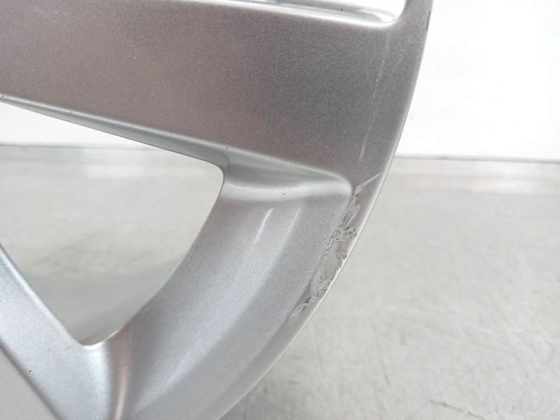 Recambio de llanta para peugeot 308 access referencia OEM IAM 9677989577  