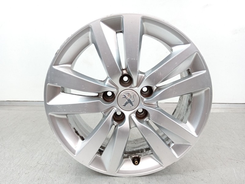 Recambio de llanta para peugeot 308 access referencia OEM IAM 9677989577  