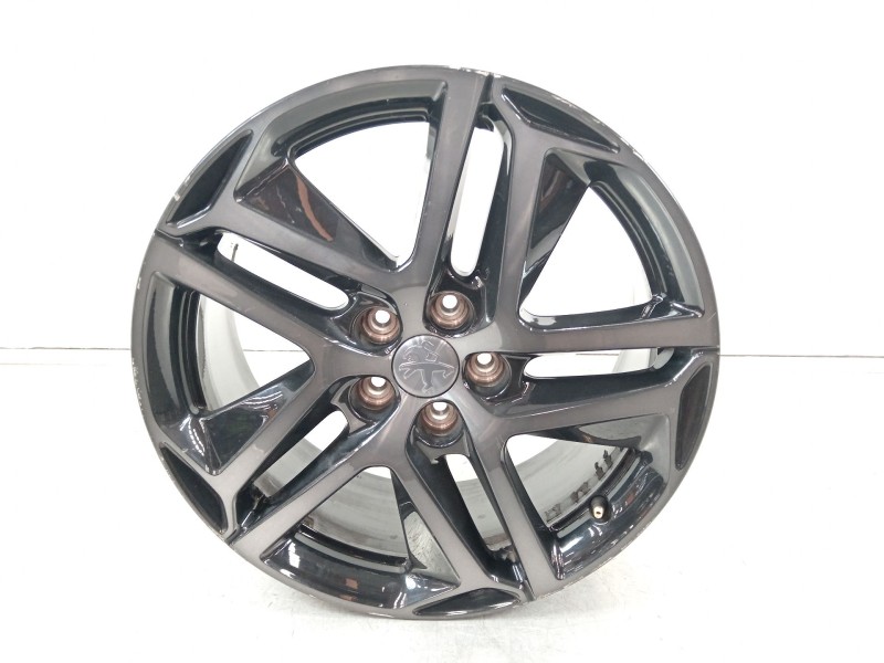 Recambio de llanta para peugeot 308 referencia OEM IAM 9677989877  