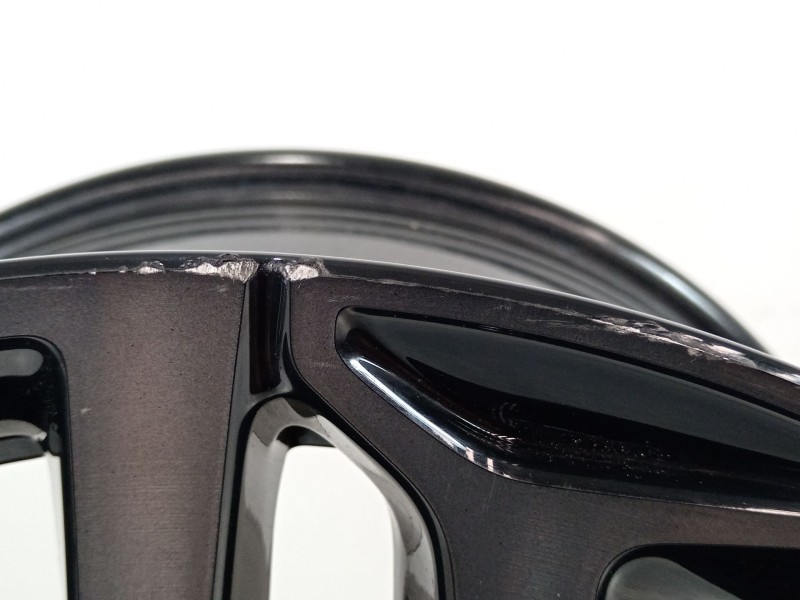 Recambio de llanta para peugeot 308 referencia OEM IAM 9677989877  