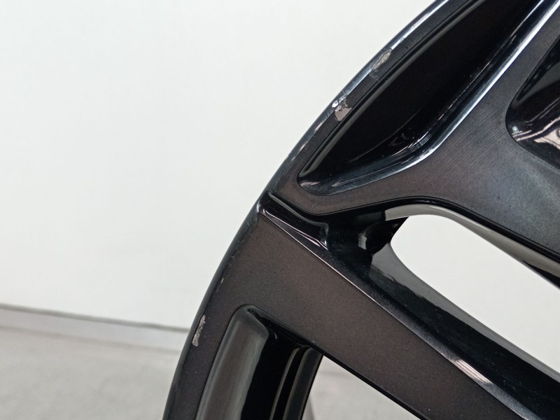 Recambio de llanta para peugeot 308 referencia OEM IAM 9677989877  