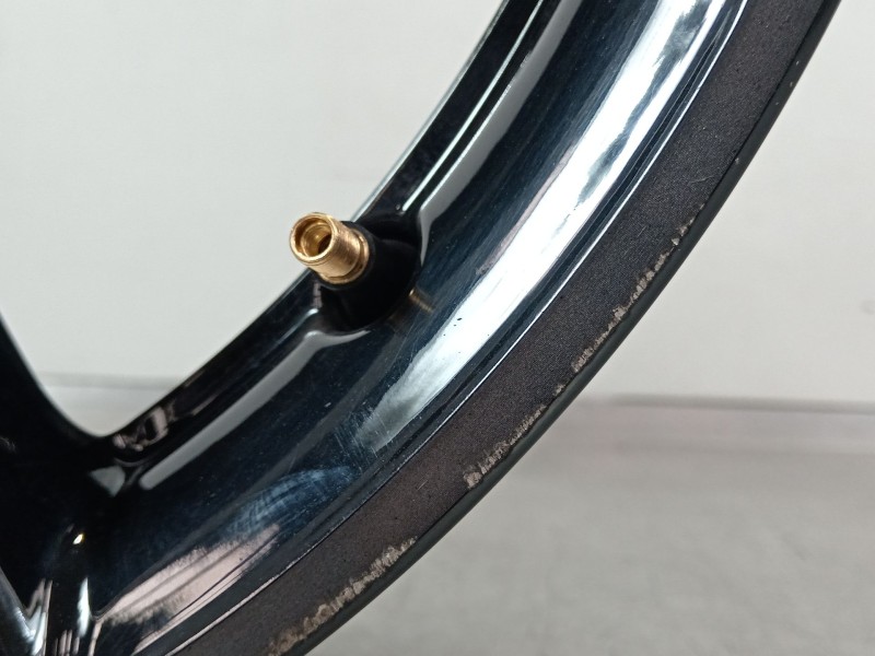 Recambio de llanta para peugeot 308 referencia OEM IAM 9677989877  