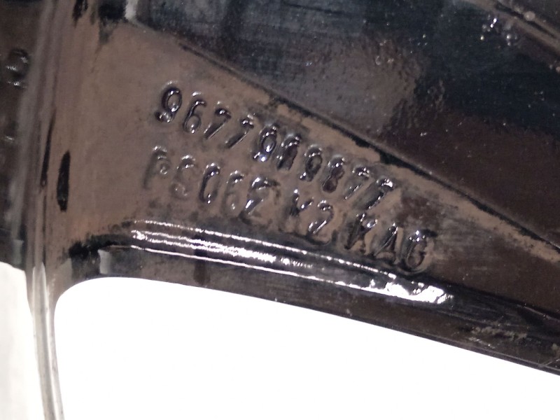 Recambio de llanta para peugeot 308 referencia OEM IAM 9677989877  