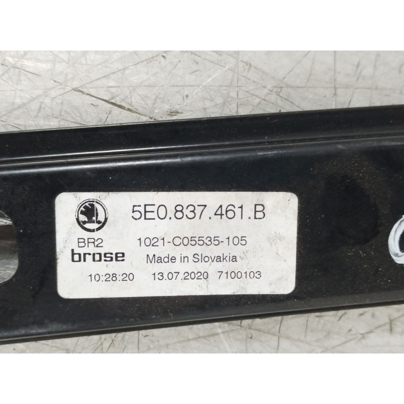Recambio de elevalunas delantero izquierdo para skoda octavia combi (5e5) 2.0 tdi referencia OEM IAM 5E0837461B 0130822717 5Q095