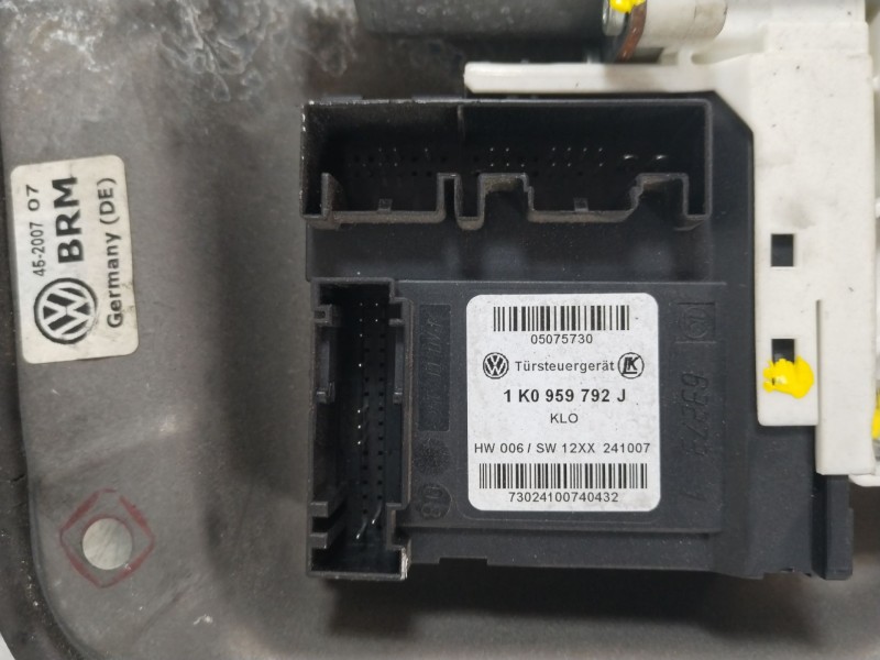 Recambio de elevalunas delantero derecho para volkswagen golf v berlina (1k1) gt sport referencia OEM IAM 1K3837462B  1K0959752J