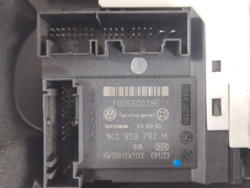 Recambio de elevalunas delantero derecho para seat leon (1p1) stylance / style referencia OEM IAM 1P0837402E 1K0959752M 1T095970