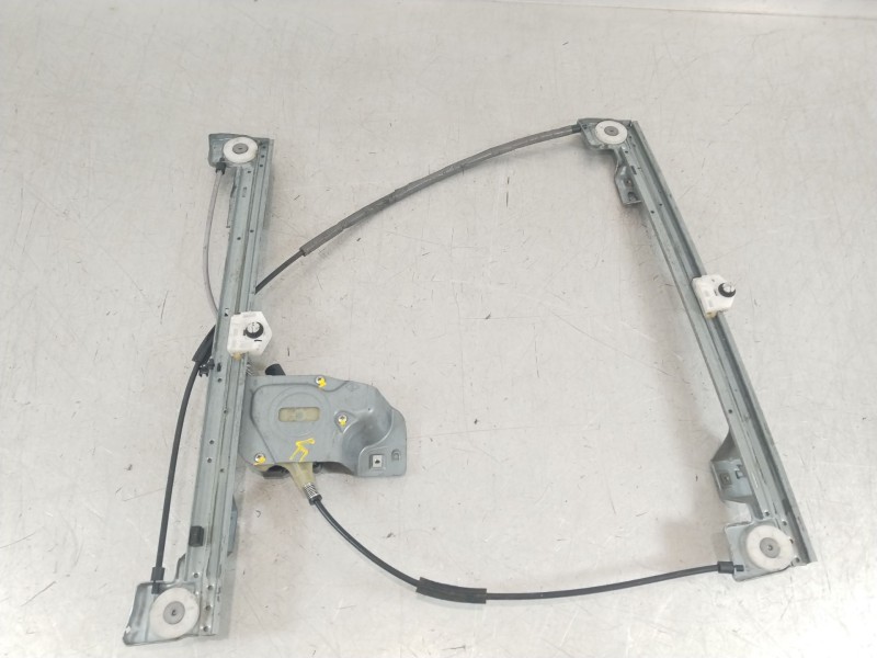 Recambio de elevalunas delantero derecho para renault kangoo profesional referencia OEM IAM 807207012R  128001182B