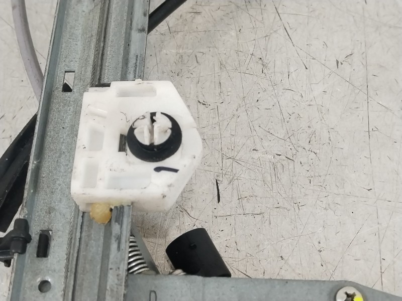 Recambio de elevalunas delantero derecho para renault kangoo profesional referencia OEM IAM 807207012R  128001182B