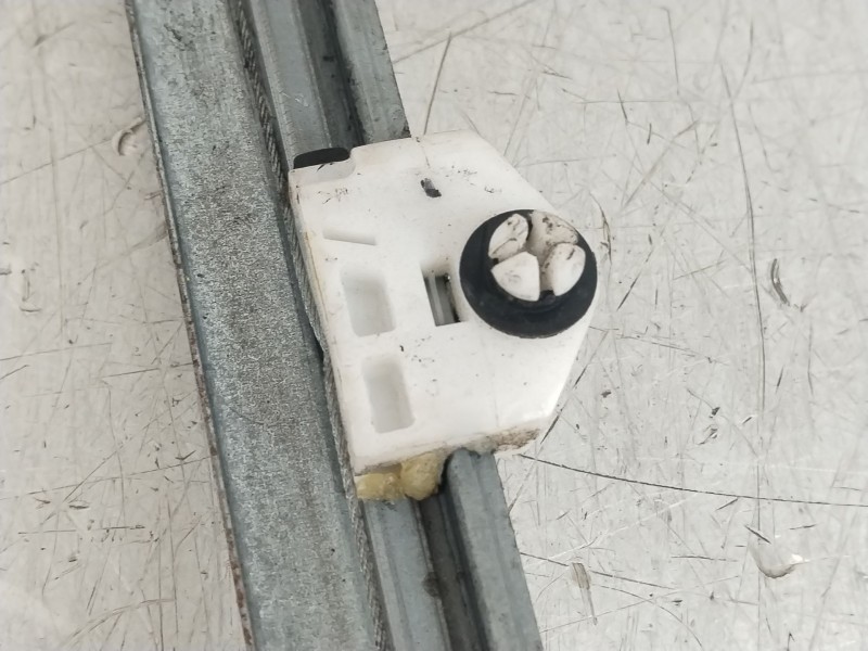 Recambio de elevalunas delantero derecho para renault kangoo profesional referencia OEM IAM 807207012R  128001182B