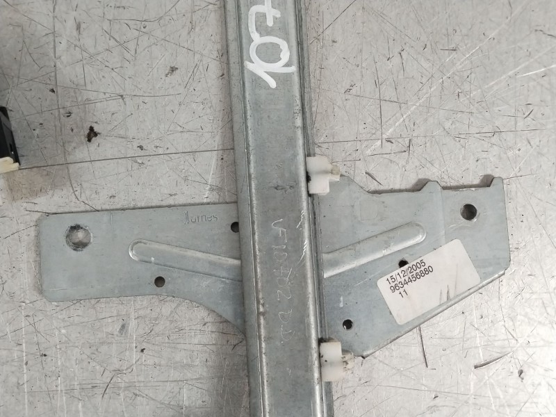 Recambio de elevalunas delantero derecho para peugeot 307 berlina (s2) xs referencia OEM IAM 9634456880  996388103