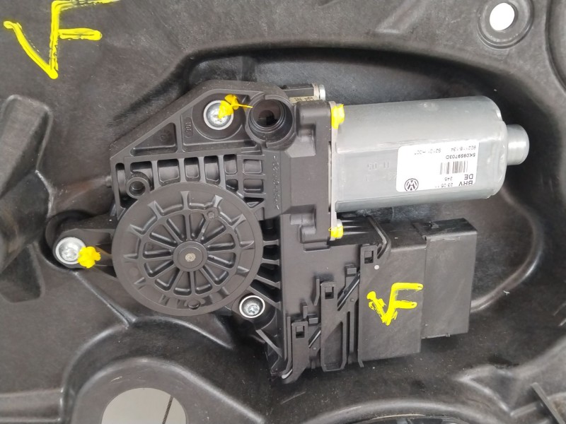 Recambio de elevalunas trasero izquierdo para volkswagen golf vi (5k1) advance referencia OEM IAM 5K4839461 5K0959703D 5K4839729