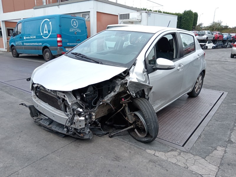 toyota yaris (_p13_) del año 2012