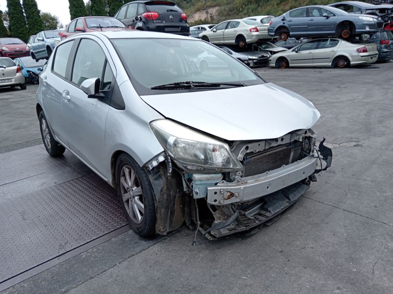 toyota yaris (_p13_) del año 2012