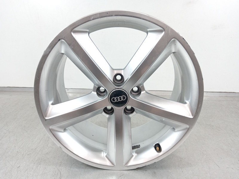 Recambio de llanta para audi a4 ber. (b8) básico referencia OEM IAM 8K0601025  