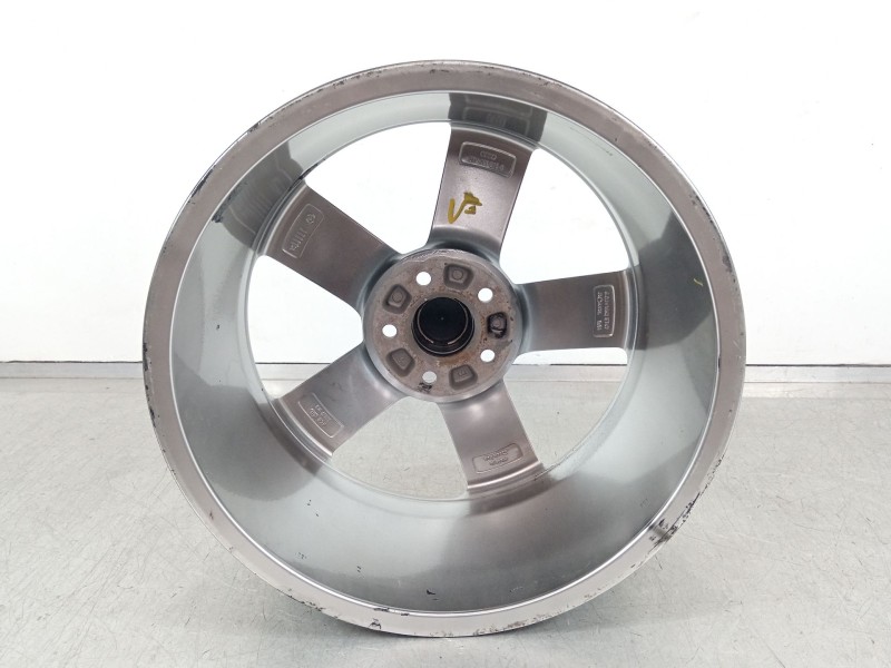 Recambio de llanta para audi a4 ber. (b8) básico referencia OEM IAM 8K0601025  