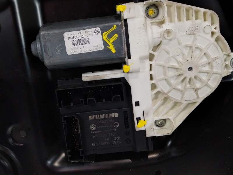 Recambio de elevalunas delantero izquierdo para volkswagen passat berlina (3c2) advance referencia OEM IAM 1K0959793L 1K0959701P