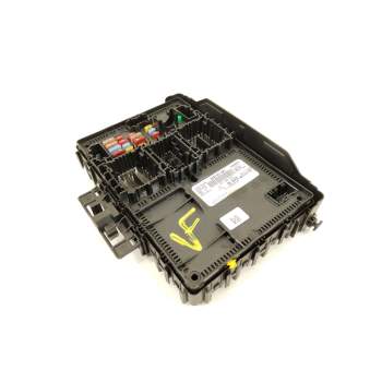 CAJA RELES / FUSIBLES LU5T15604BJCE 