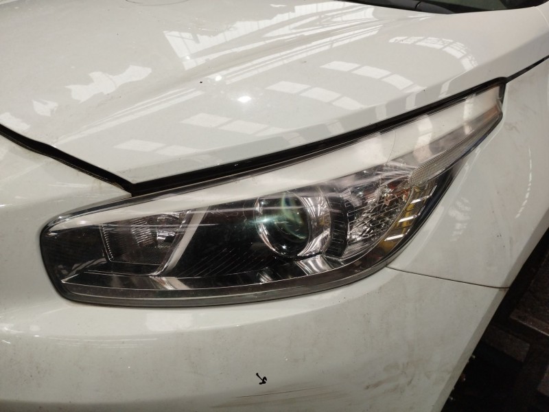 Recambio de faro izquierdo para kia cee´d (jd) 1.4 cvvt referencia OEM IAM 92101A2010  