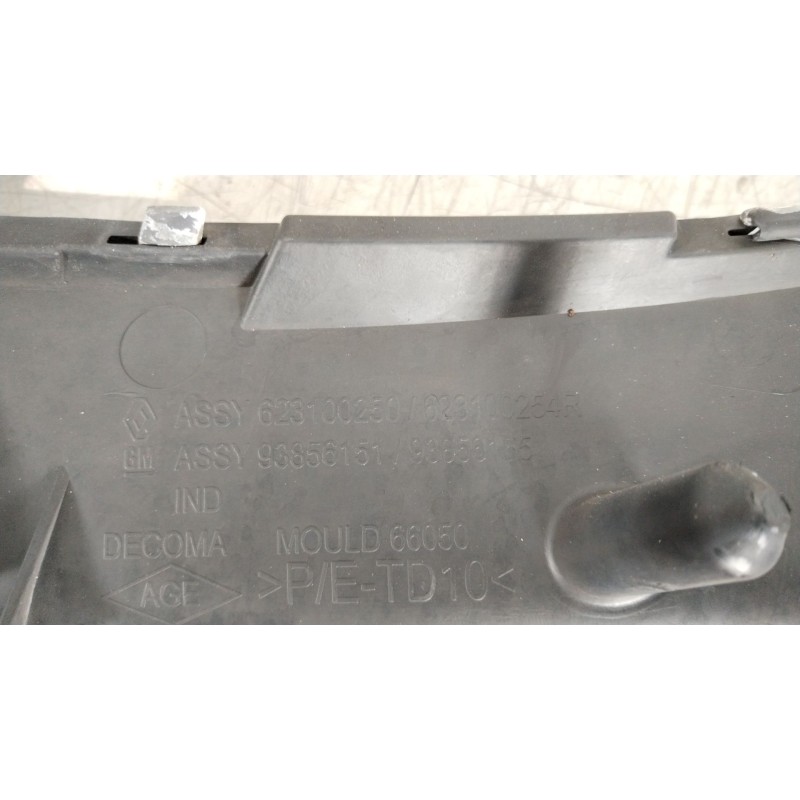 Recambio de rejilla delantera para nissan primastar furgoneta (x83) 2.0 dci 115 referencia OEM IAM 623100250  