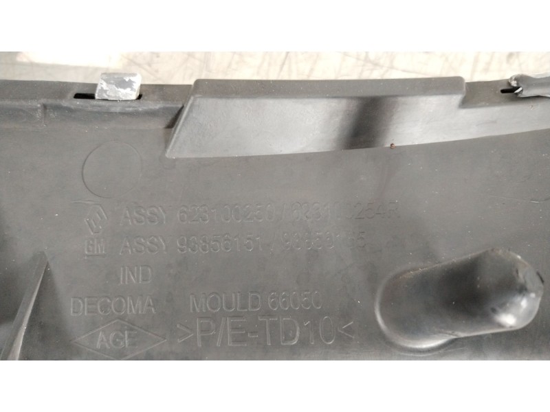 Recambio de rejilla delantera para nissan primastar furgoneta (x83) 2.0 dci 115 referencia OEM IAM 623100250  