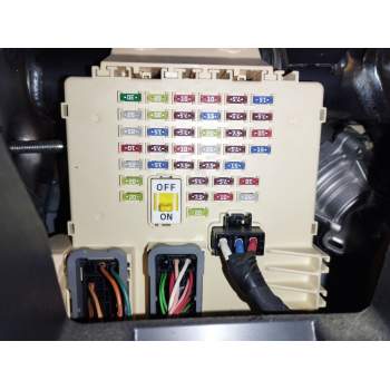 CAJA RELES / FUSIBLES 91950A2011 