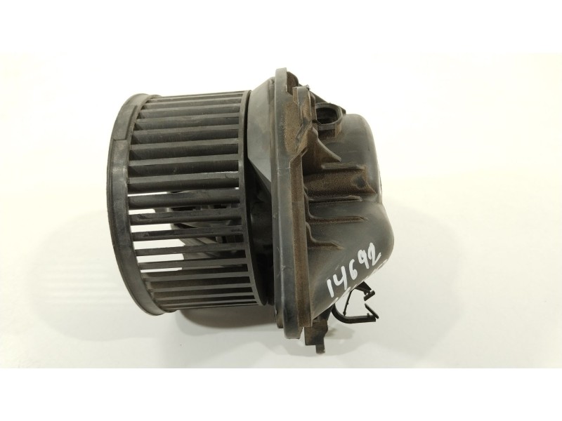Recambio de ventilador calefaccion para nissan primastar furgoneta (x83) 2.0 dci 115 referencia OEM IAM 2761400QAD  