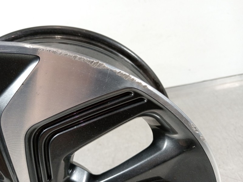 Recambio de llanta para hyundai kona klass hybrid 2wd referencia OEM IAM 52910CM100  
