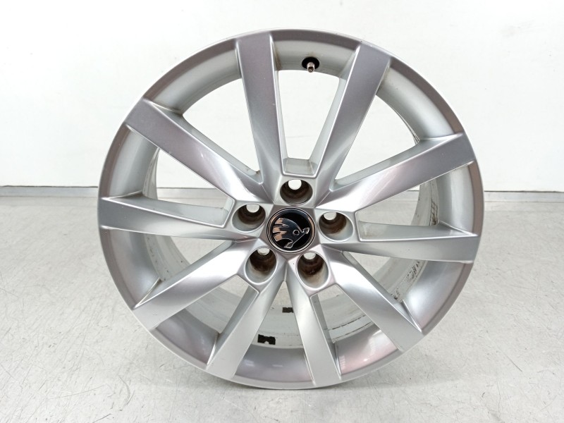 Recambio de llanta para skoda scala (nw1) 1.6 tdi referencia OEM IAM 657601025  