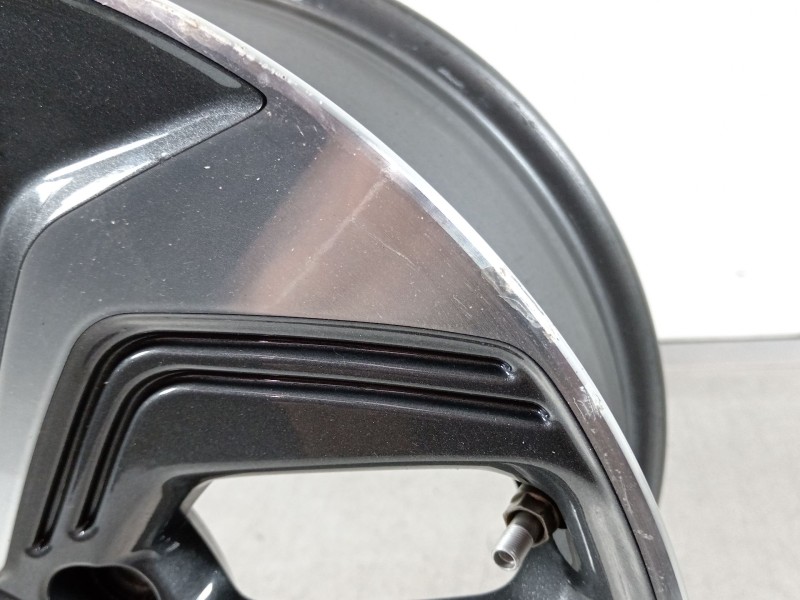 Recambio de llanta para hyundai kona klass hybrid 2wd referencia OEM IAM 52910CM100  