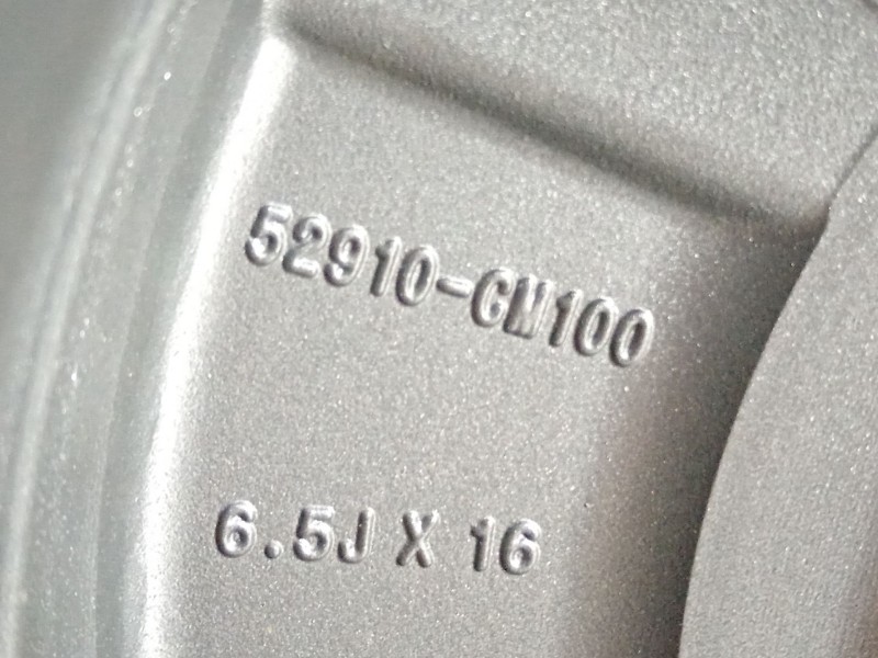 Recambio de llanta para hyundai kona klass hybrid 2wd referencia OEM IAM 52910CM100  