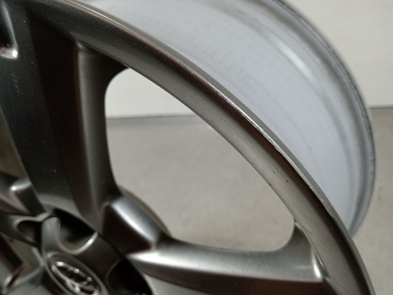 Recambio de llanta para toyota rav 4 iii (_a3_) 2.2 d (ala35_) referencia OEM IAM 17X7J 45 R2  