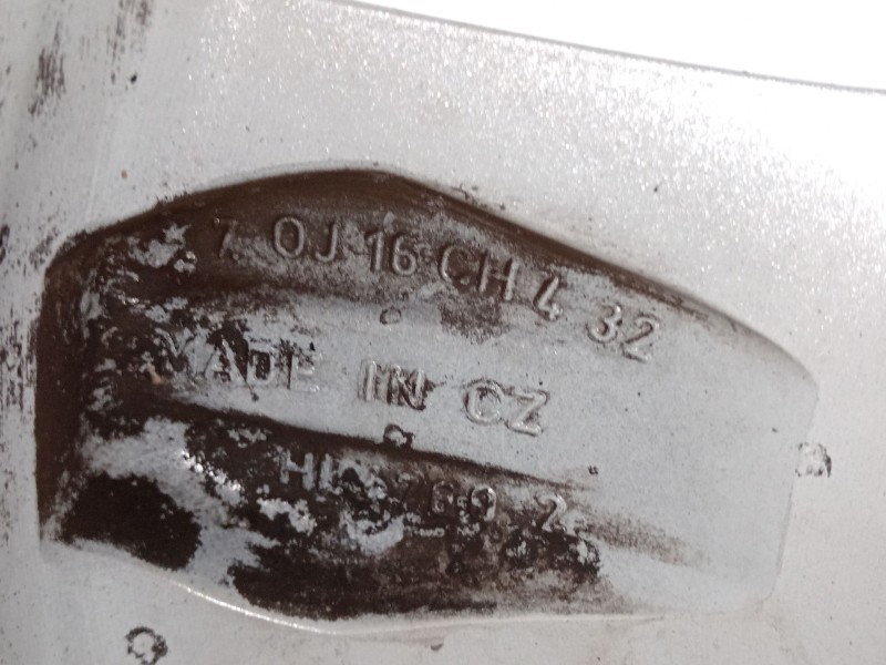 Recambio de llanta para peugeot 3008 monospace (0u_) 2.0 hdi hybrid4 referencia OEM IAM 9684880380  